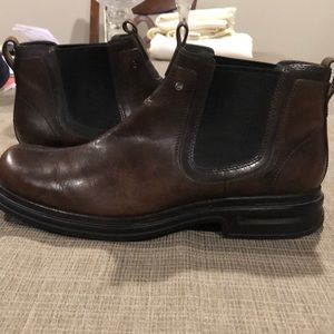 Like new Clark’s slip on boots in brown